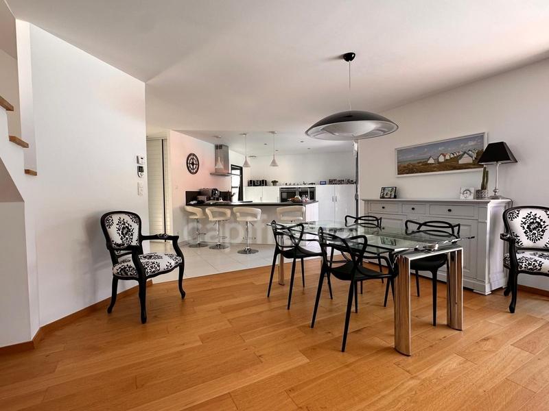 Maison - 163 m² - 5 pièces