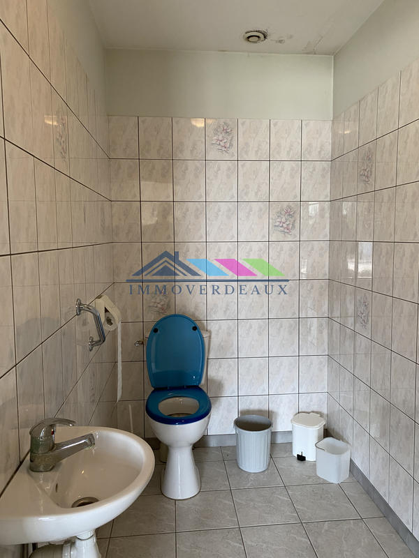 Local commercial - 100 m² - 3 pièces