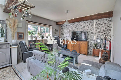 Maison - 280 m² - 10 pièces