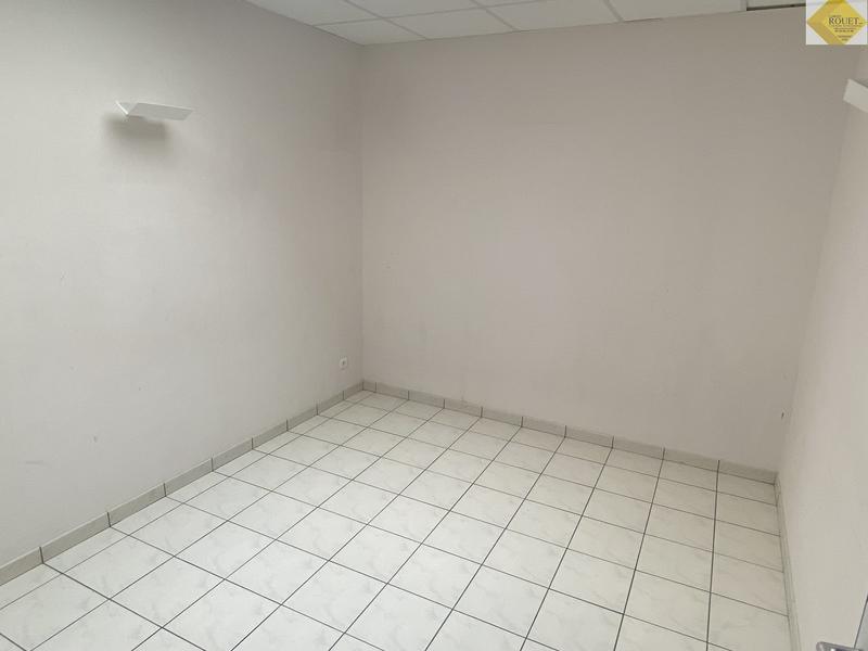 Local d'activités - 1 623 m² - 23 pièces