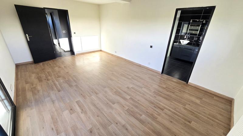 Maison contemporaine - 243 m² - 6 pièces