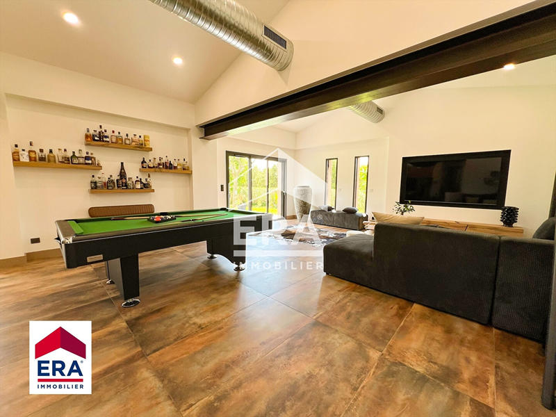 Maison - 183 m² - 6 pièces