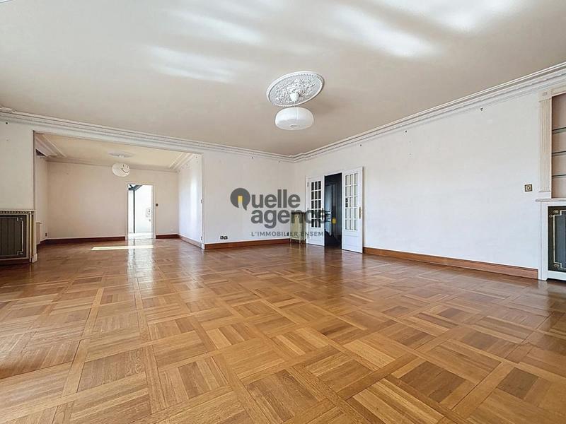 Appartement - 258 m² - 7 pièces