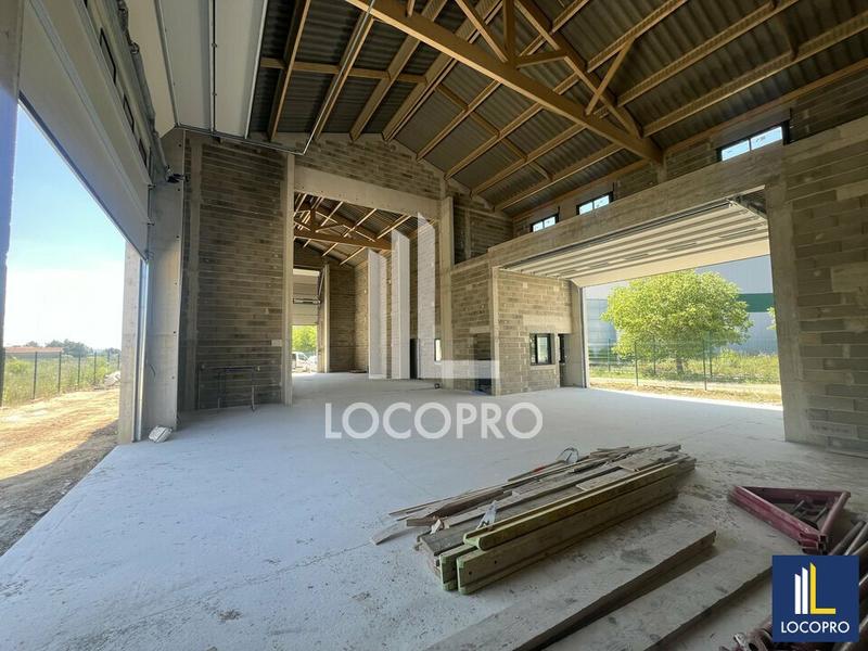 Local d'activité / Entrepôt - 380 m²