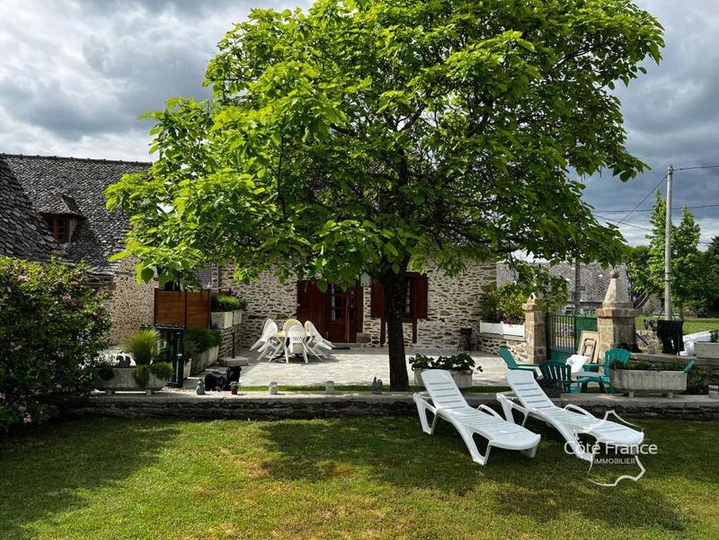 Propriété - 291 m² - 14 pièces