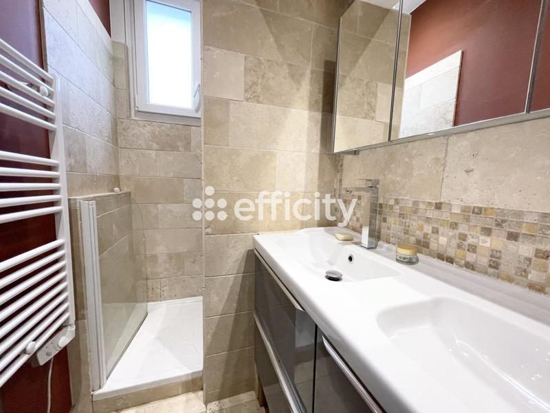 Pavillon - 175 m² - 9 pièces