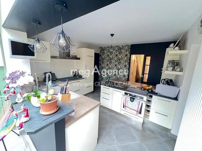 Maison - 150 m² - 6 pièces