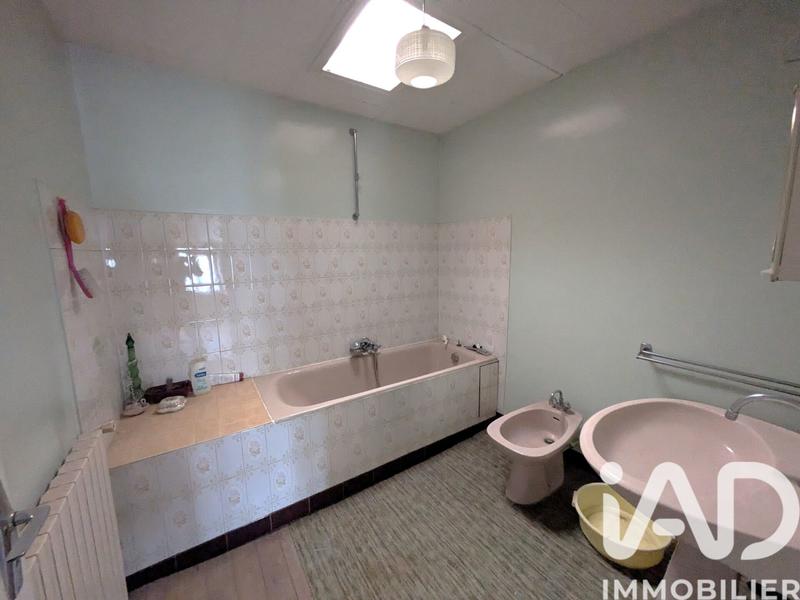 Maison - 217 m² - 7 pièces