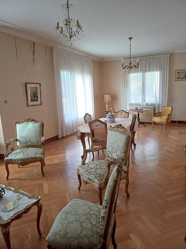 Maison - 206 m² - 6 pièces