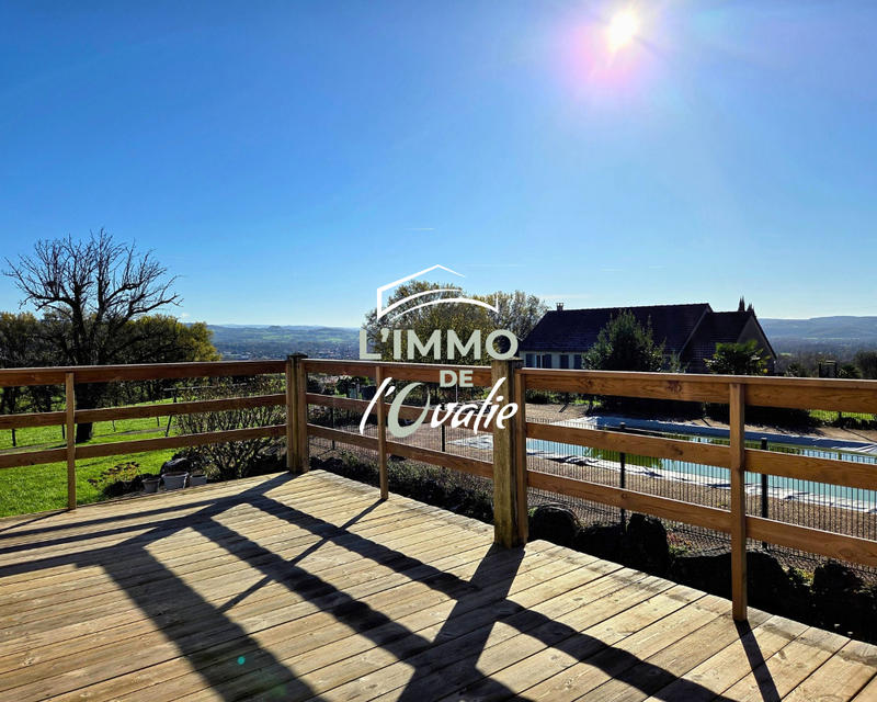 Maison - 162 m² - 9 pièces