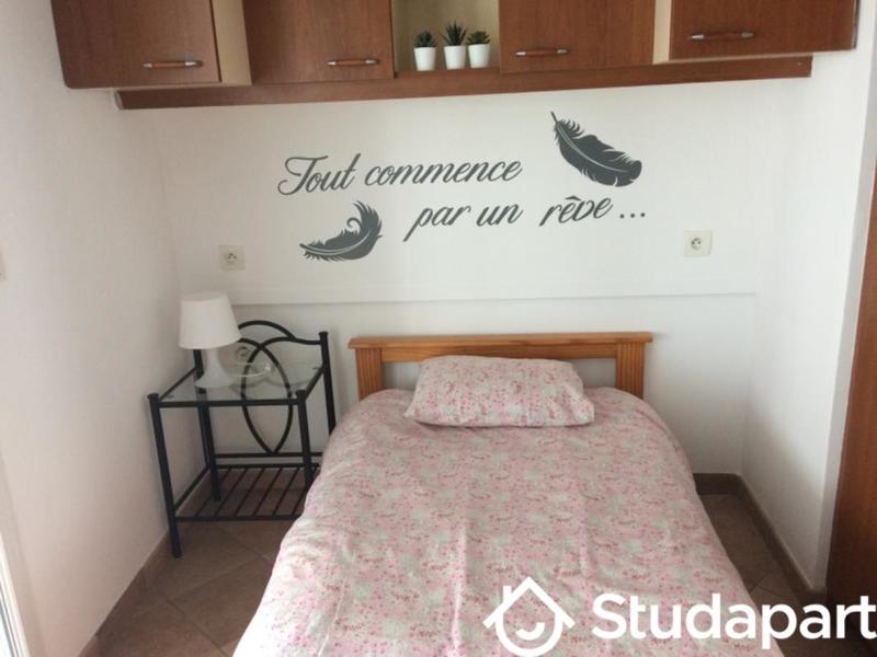 Chambre - 12 m² - 1 pièce