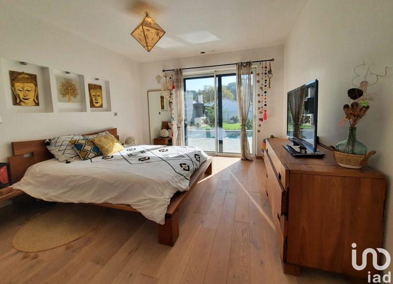 Maison - 180 m² - 5 pièces