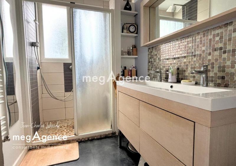 Maison - 102 m² - 5 pièces