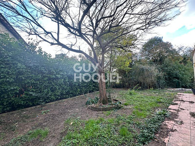 Maison - 340 m² - 8 pièces