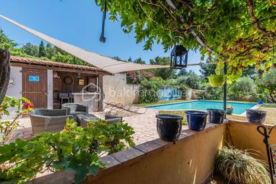 Maison - 218 m² - 7 pièces