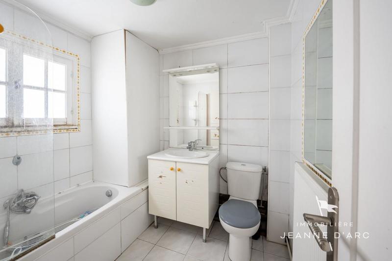 Propriété - 260 m² - 10 pièces
