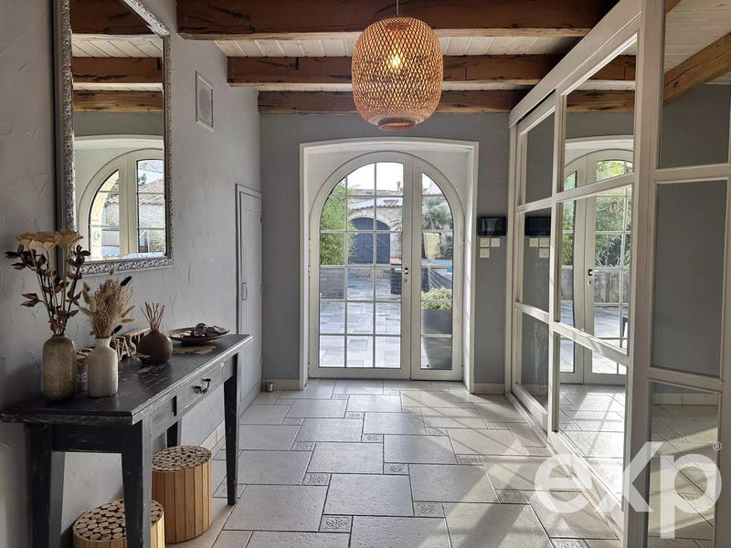 Maison - 304 m² - 10 pièces