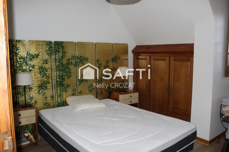 Maison - 220 m² - 8 pièces