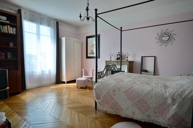 Maison - 180 m² - 8 pièces