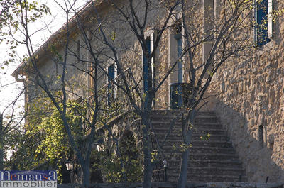 Mas - 1 360 m² - 30 pièces