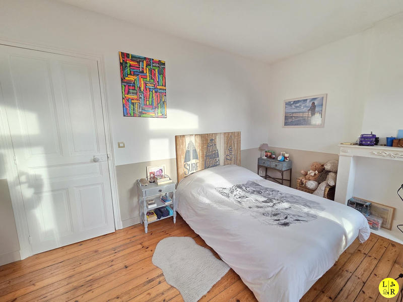 Maison - 327 m² - 10 pièces