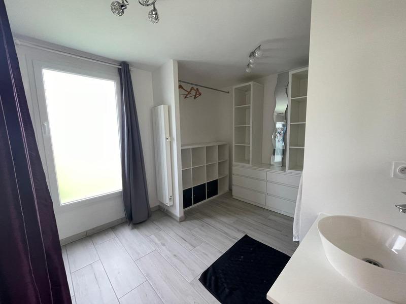 Maison - 205 m² - 9 pièces