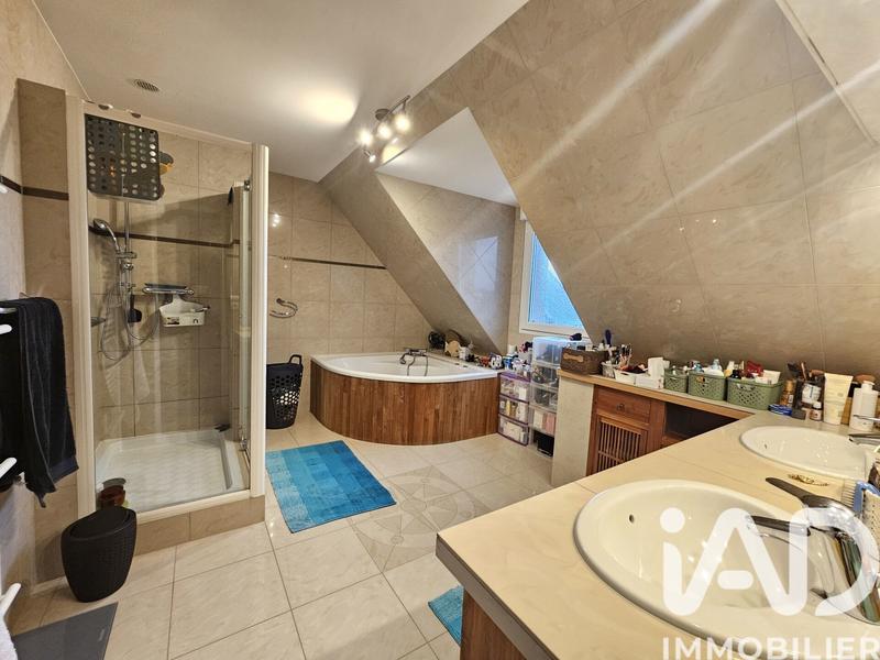 Maison - 136 m² - 5 pièces