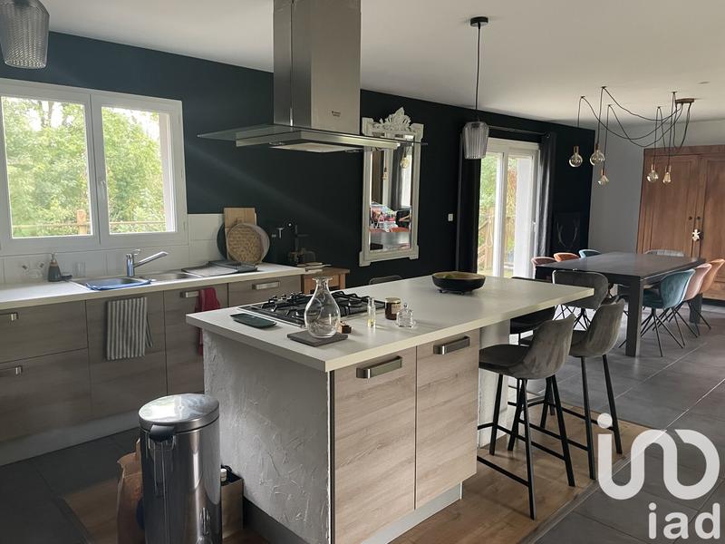 Maison - 200 m² - 7 pièces