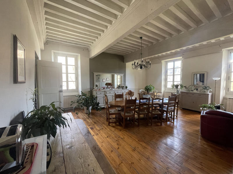 Maison - 700 m² - 22 pièces