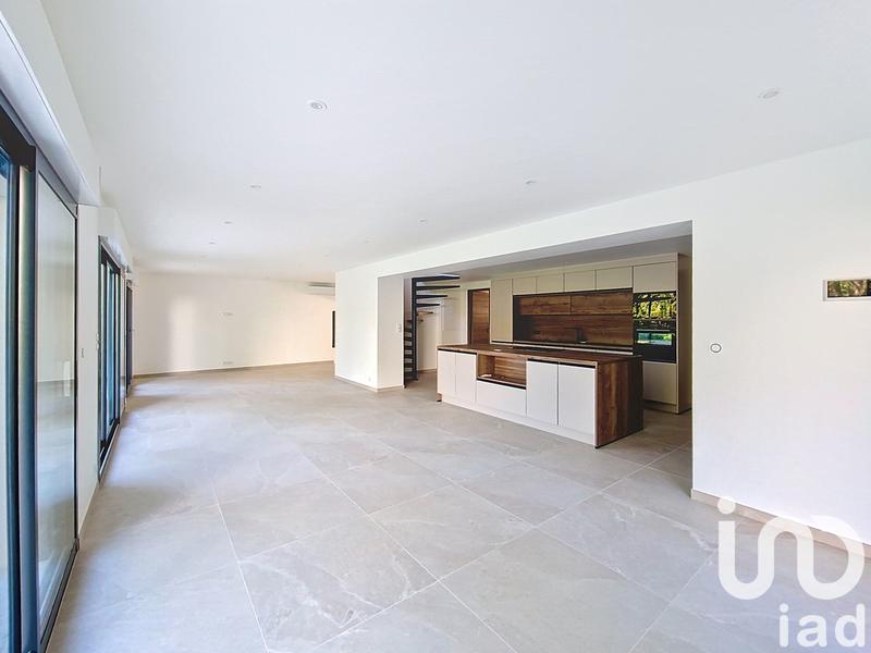 Maison - 175 m² - 5 pièces