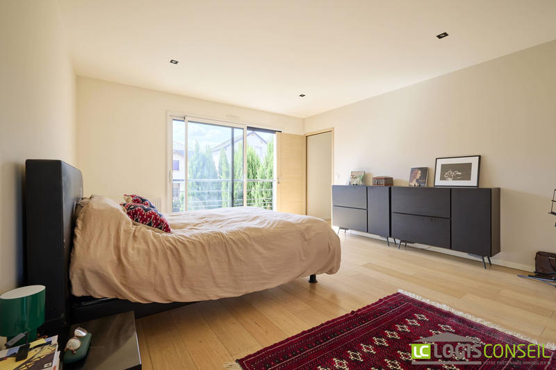 Maison contemporaine - 216 m² - 8 pièces