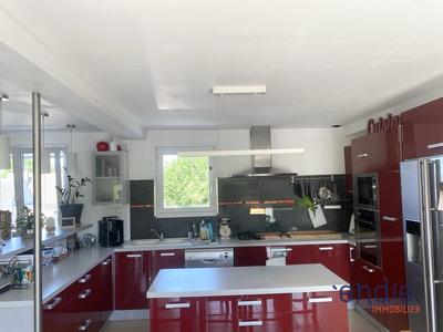 Maison - 172 m² - 7 pièces