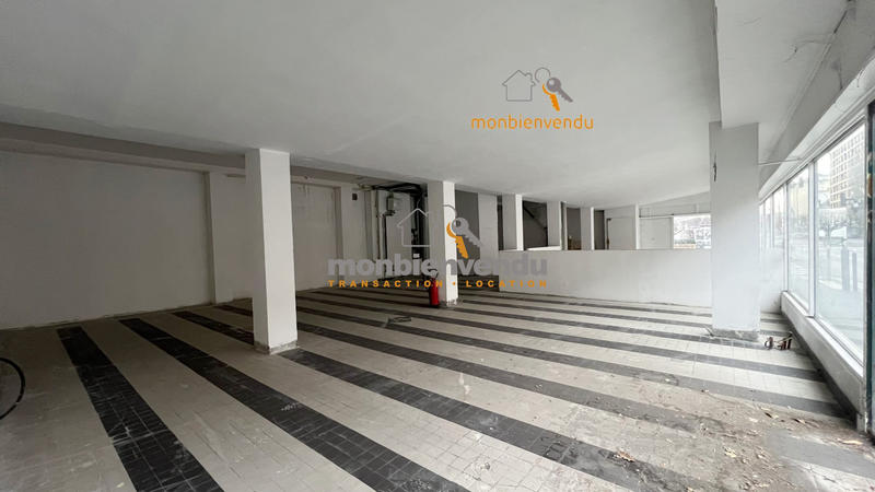 Local commercial - 265 m²