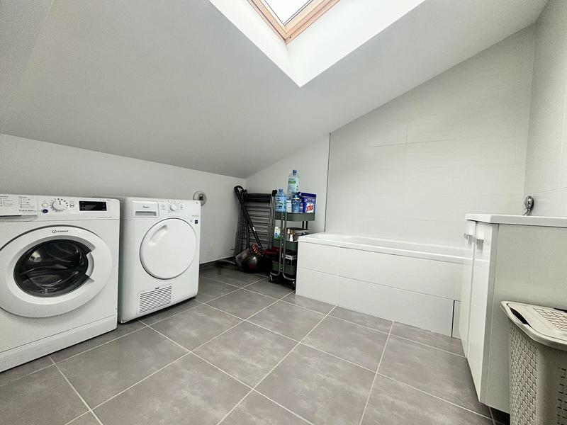 Appartement - 86 m² - 4 pièces