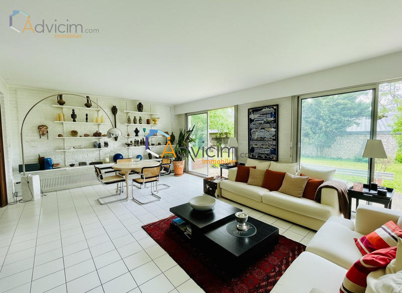 Maison contemporaine - 231 m² - 5 pièces