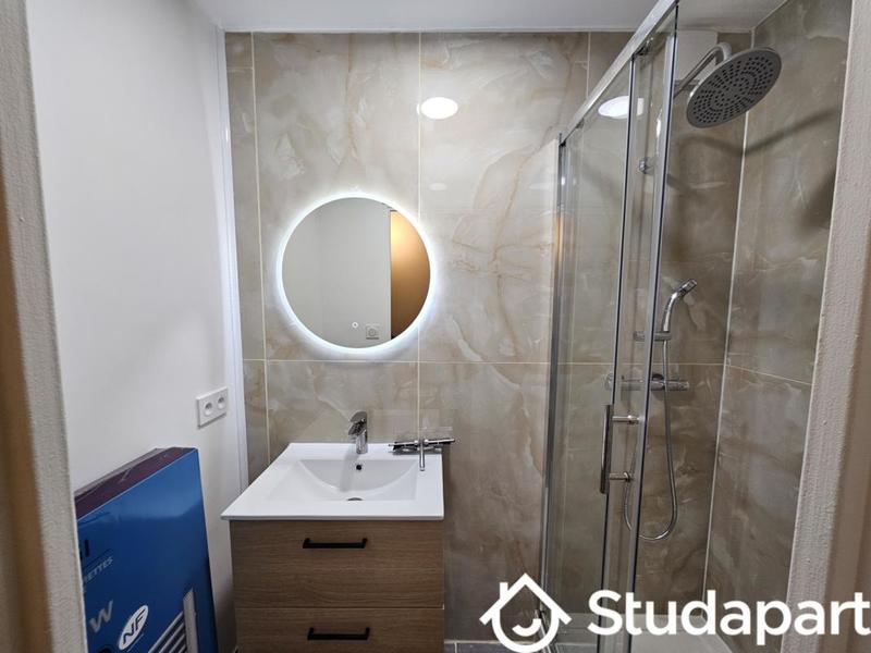 Chambre - 9 m² - 1 pièce