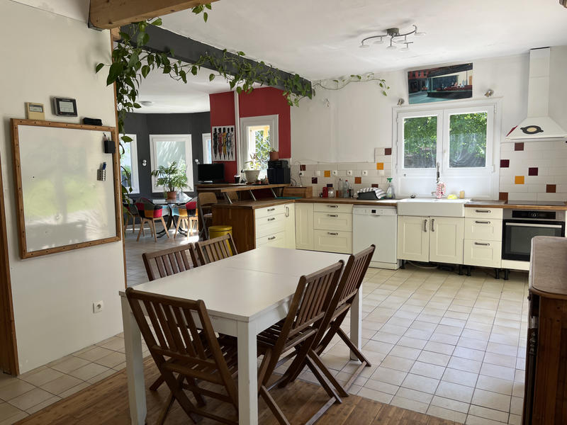 Maison - 198 m² - 7 pièces