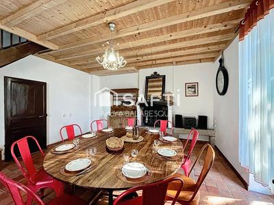 Maison - 152 m² - 8 pièces