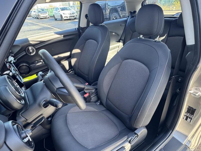 Mini Mini One 102ch Toit Ouvrant Jantes John Cooper Works