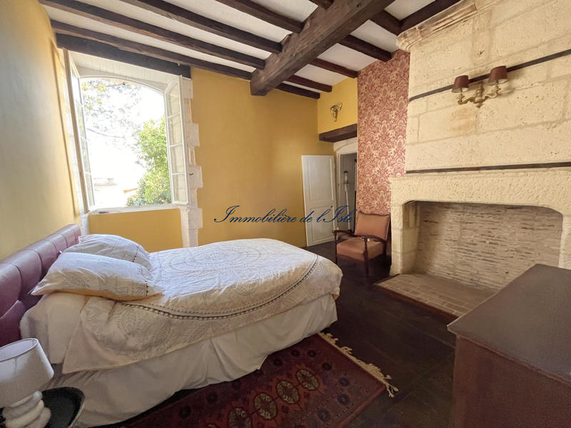 Maison - 300 m² - 10 pièces