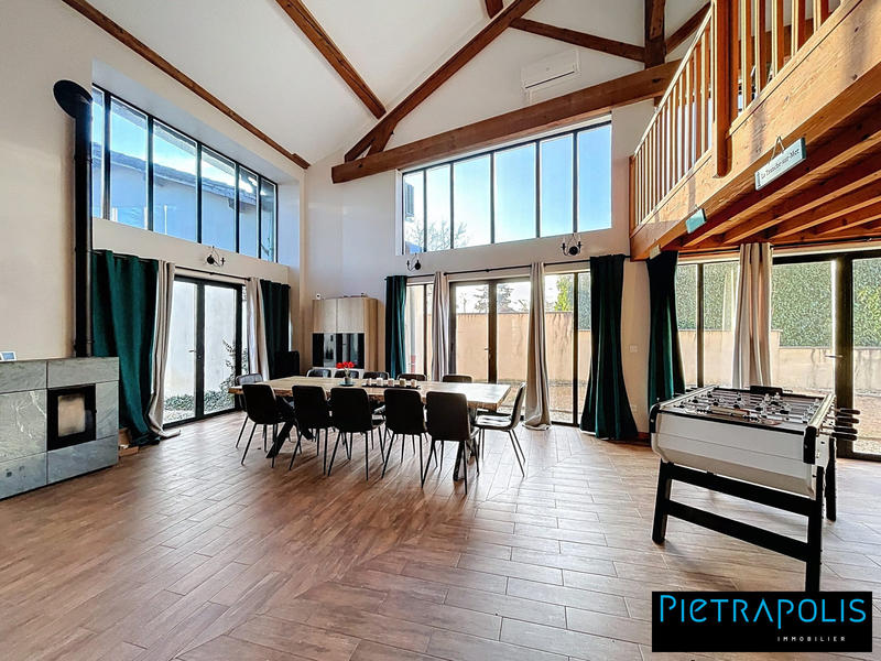 Maison - 277 m² - 9 pièces