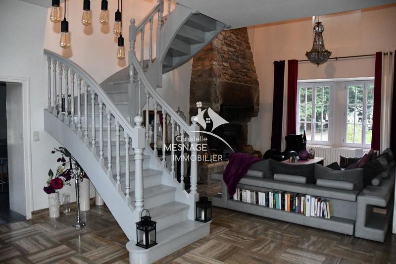 Demeure - 270 m² - 10 pièces