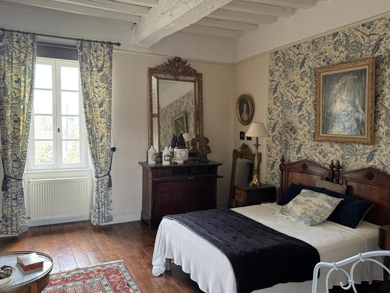 Maison - 304 m² - 9 pièces