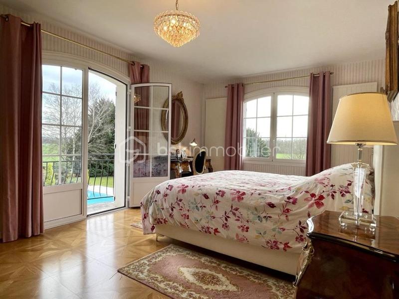 Maison - 671 m² - 20 pièces