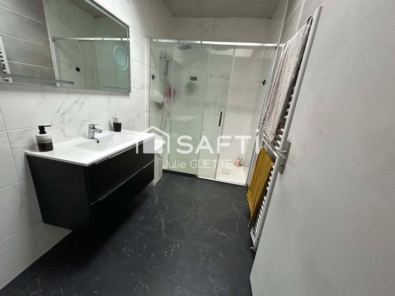 Maison - 275 m² - 10 pièces