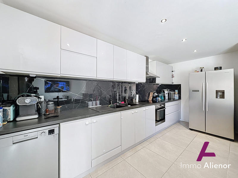 Maison traditionnelle - 86 m² - 4 pièces