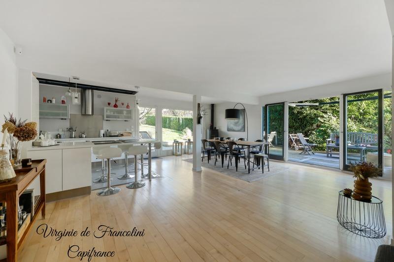 Maison - 183 m² - 8 pièces