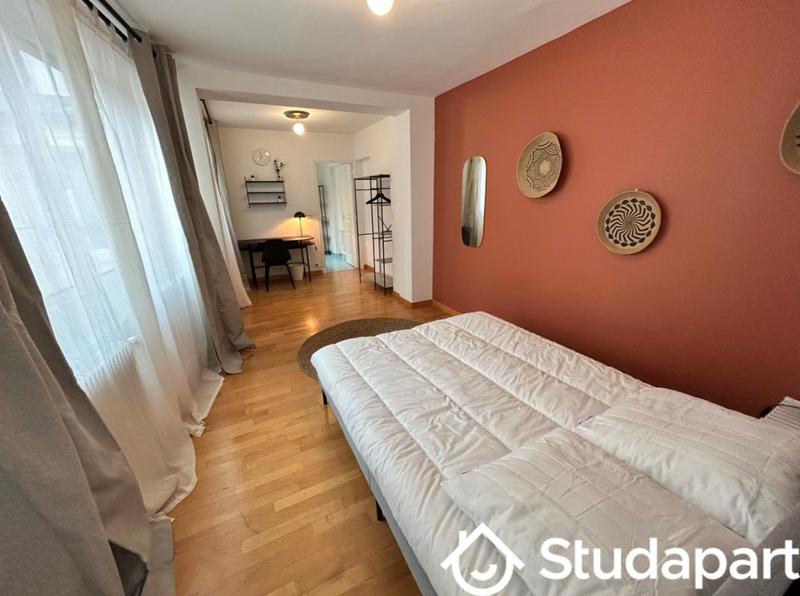 Chambre - 11 m² - 1 pièce