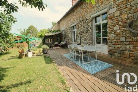 Maison - 210 m² - 7 pièces