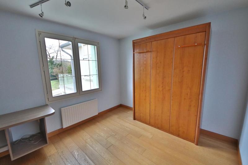 Maison - 211 m² - 10 pièces